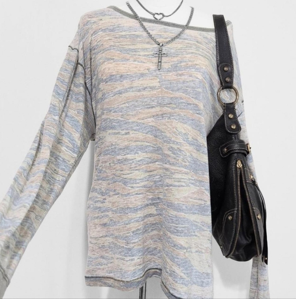 Free People Off the Shoulder Camo Top - Picture 5 of 6